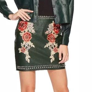 Romeo + Juliet Couture mini skirt